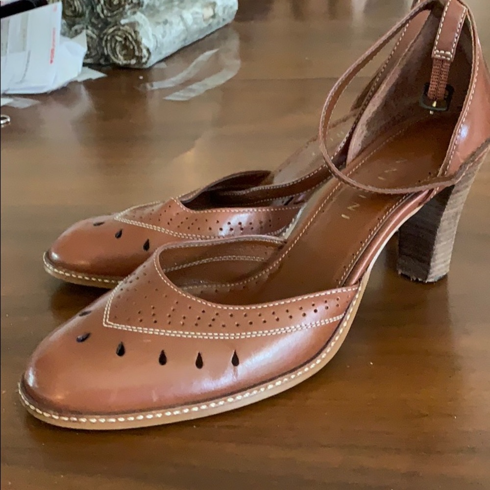 Vintage brown speculator heels